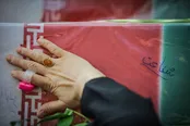 مادر چشم‌انتظار: هنوز برای پسرم مراسم نگرفته‌ام!