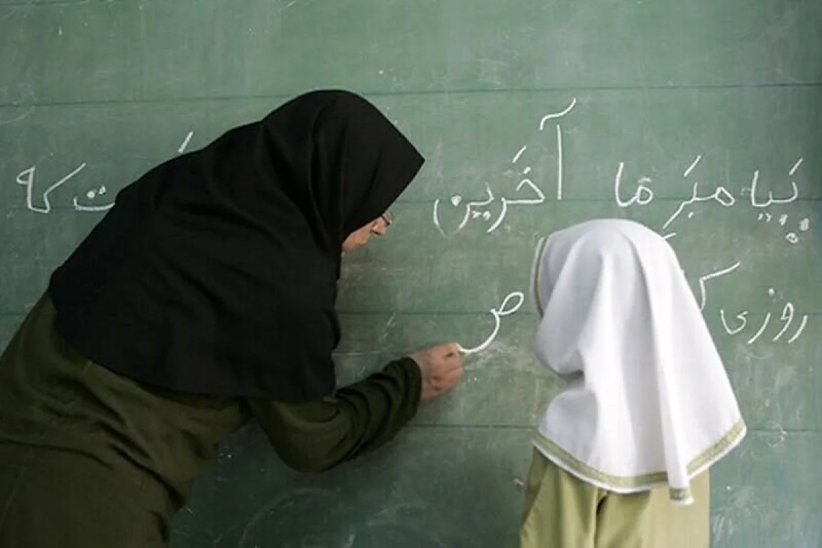 آقای وزیر آموزش و پرورش حقوق ۲۰ میلیون تومانی معلمان شرم آور نیست؟! آقای وزیر آموزش و پرورش حقوق ۲۰ میلیون تومانی معلمان شرم آور نیست؟!