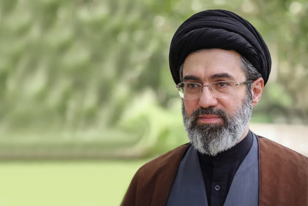 بخشی از پیام رهبر انقلاب به مناسبت روز شعر و ادب فارسی