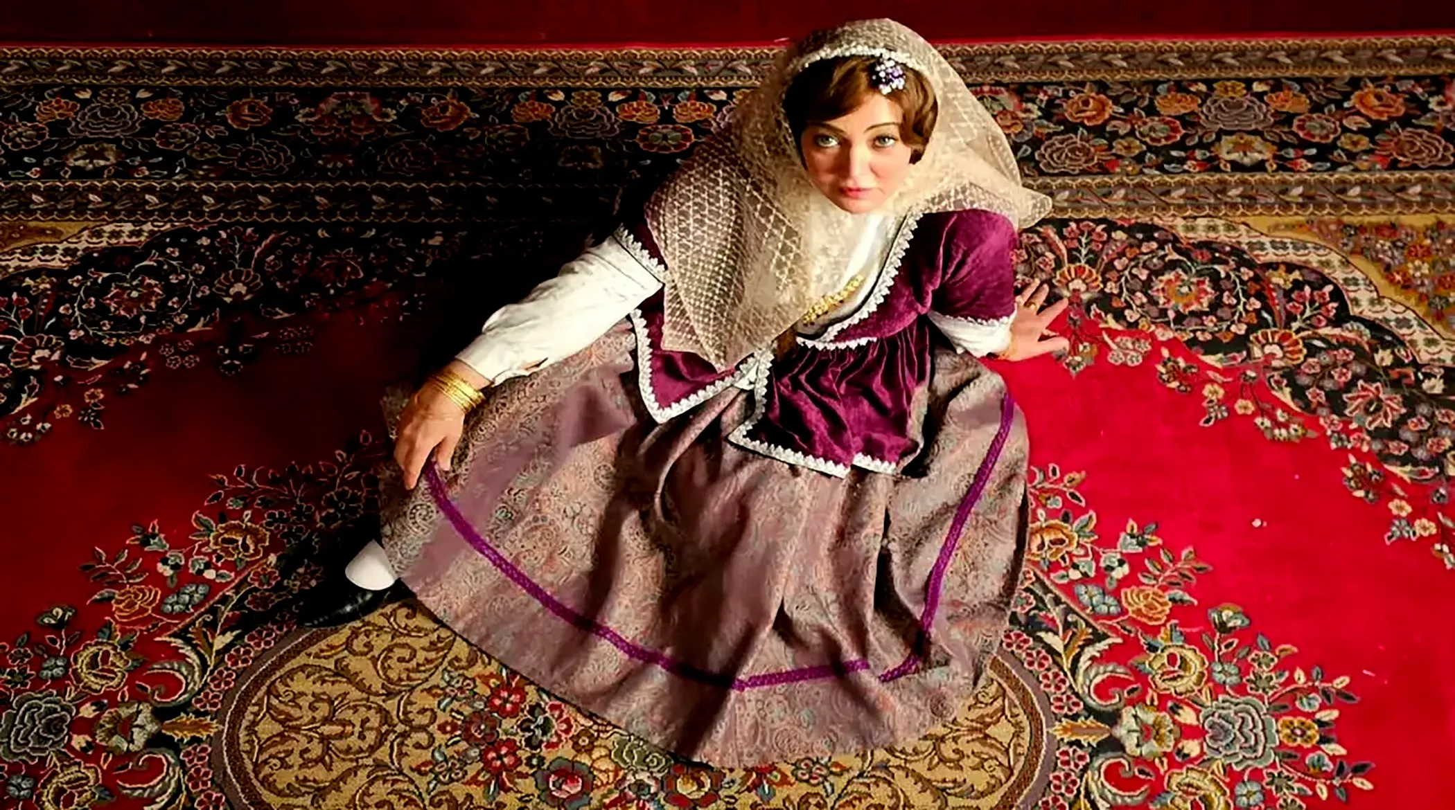 طعنه خانم بازیگر به آنها که می‌خواستند ایران را ویران کنند