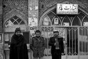 عکس: مسئول تبلیغات جنگ با لباس مبدل در یکی از مساجد تهران
