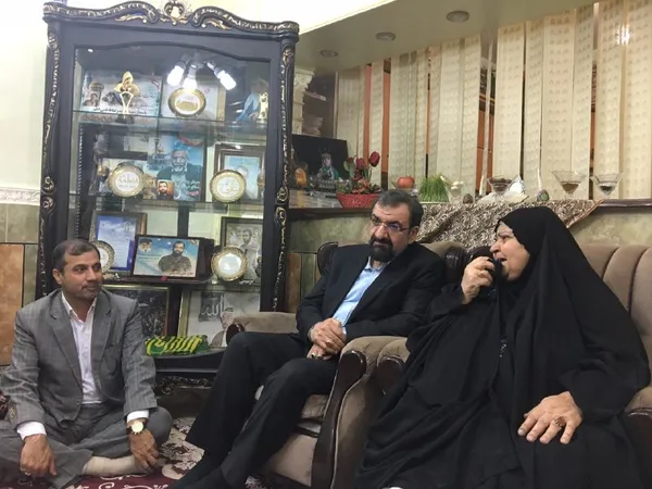عید دیدنی دکتر محسن رضایی با مادر سردار شهید علی هاشمی
