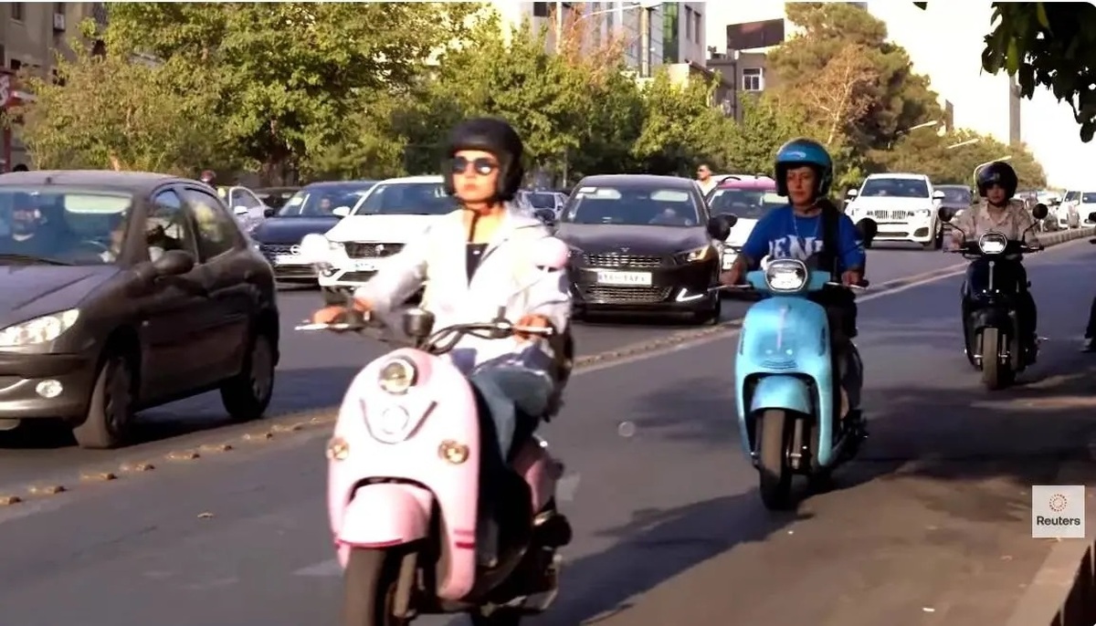 چرا گواهینامه موتورسیکلت برای زنان صادر نمیشود؟ چرا گواهینامه موتورسیکلت برای زنان صادر نمیشود؟