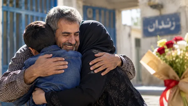 آزادی زندانی به عشق باجناق