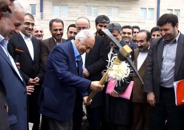 مراسم افتتاح بیمارستان تخصصی اطفال ۱۷ شهریور عصر یکشنبه با حضور سید حسن قاضی&zwnj;زاده هاشمی وزیر بهداشت، درمان و آموزش پزشکی در رشت برگزار شد./IRNA
