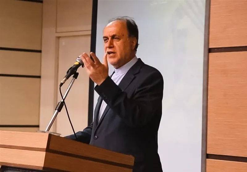 حاجی بابایی: مجلس در حال تدوین قانون تنگه هرمز است