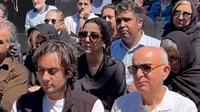 تصاویر همسر و فرزند بهناز نازی در مراسم تشییع