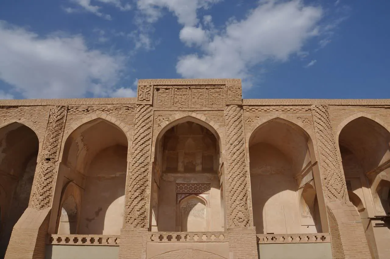 جشنواره فرهنگی «کویر تا عرش» فرصتی برای معرفی تاریخِ خاص نائین/ از معماری خشتی تا زیست در کویر!