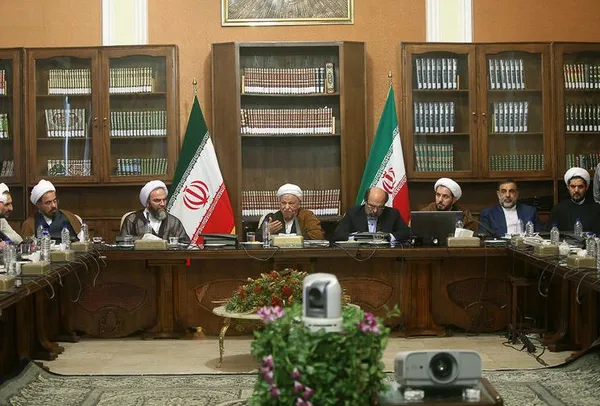 آیت&zwnj;الله هاشمی رفسنجانی صبح امروز در جلسه شورای آزاداندیشی دینی با توجه به تأکید اسلام بر ضرورت تحقیق در امور اعتقادی و آزادی فکر و بیان در قرآن گفت: در عصر ارتباطات، سرعت بالای تحولات و پیشرفت&zwnj;های علمی، فقه و اجتهاد پویا ضرورت امروز جامعه است تا آزاداندیشی اسلام را در سطوح مختلف حوزه&zwnj;ها و دانشگاه&zwnj;ها نشان دهد./ISNA
