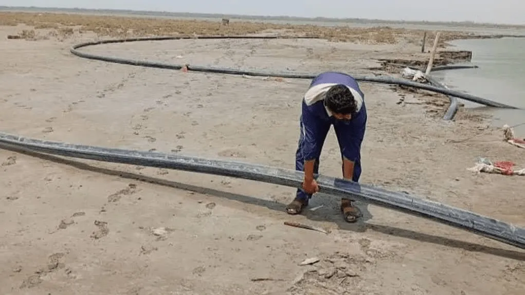 جمع‌آوری خط لوله ۶ کیلومتری قاچاقچیان سوخت در میناب
