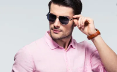 چگونه رنگ صورتی را در تیپ‌ مردانه به کار بگیریم؟