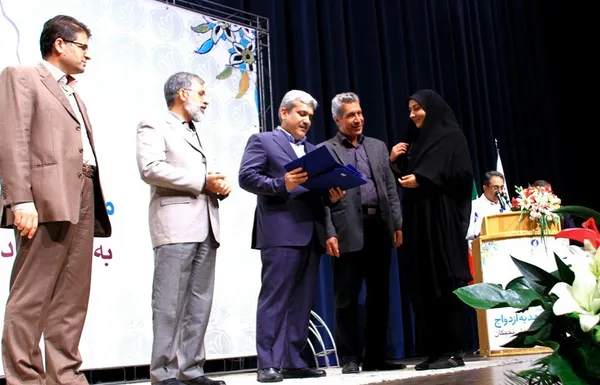 مراسم اعطای هدیه ازدواج به استعدادهای برتر بنیاد ملی نخبگان&lrm; عصر دوشنبه دوم تیرماه با حضور ستاری معاون علمی و فناوری ریاست جمهوری در کانون فرهنگی پرورش فکری کودکان و نوجوانان برگزار شد/TABNAK
