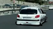 حرکت عجیب راننده پژو 206 در خیابان‌های تهران