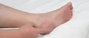 ۲۷ دلیل برای خواب رفتگی دست و پا