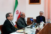 عکس: دیدار رئیس سازمان صدا و سیما با عباس عراقچی