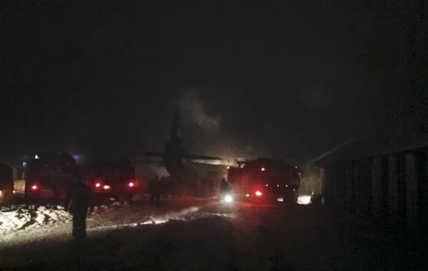 هواپیمای باری ˈآنتونف-۱۲ˈ عصر پنجشنبه در حومه شهر ایرکوتسک در منطقه سیبری روسیه سقوط کرد. هواپیما از نووسیبیرسک عازم ایرکوتسک بود و ۹ خدمه و سرنشین آن کشته شدند xinhua