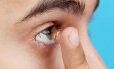 نحوه گذاشتن و برداشتن لنز چشم