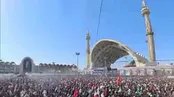 نمایی متفاوت از نماز بر پیکر رهبر شهید