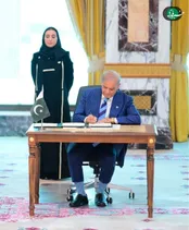 جوراب‌ شهباز شریف مورد توجه کاربران فضای مجازی