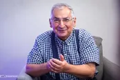 زیباکلام: آرزوی جنگ یعنی آرزوی نابودی کامل ایران!