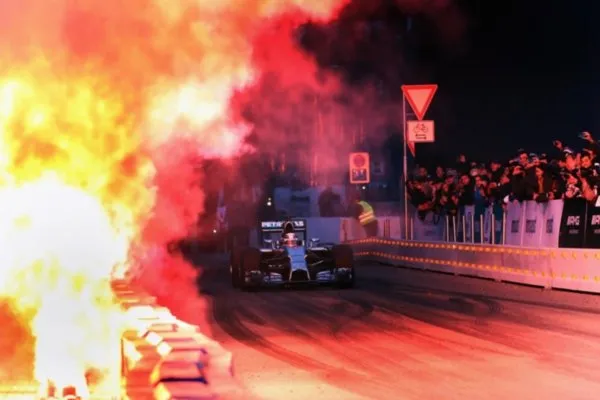 &laquo;نیکو روزبرگ&raquo; راننده فرمول یک در نمایش سالانه شرکت مرسدس (Getty Images)
