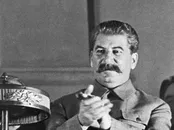 آخرین سخنرانی استالین / استقبال ایرانی‌ها از مهاجران لهستانی / جهان هستی تا چه اندازه بزرگ است؟ / آوتوروس شیمن، خودرو غول روسی
