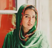 استایل جدید مونا کرمی در لباس سنتی