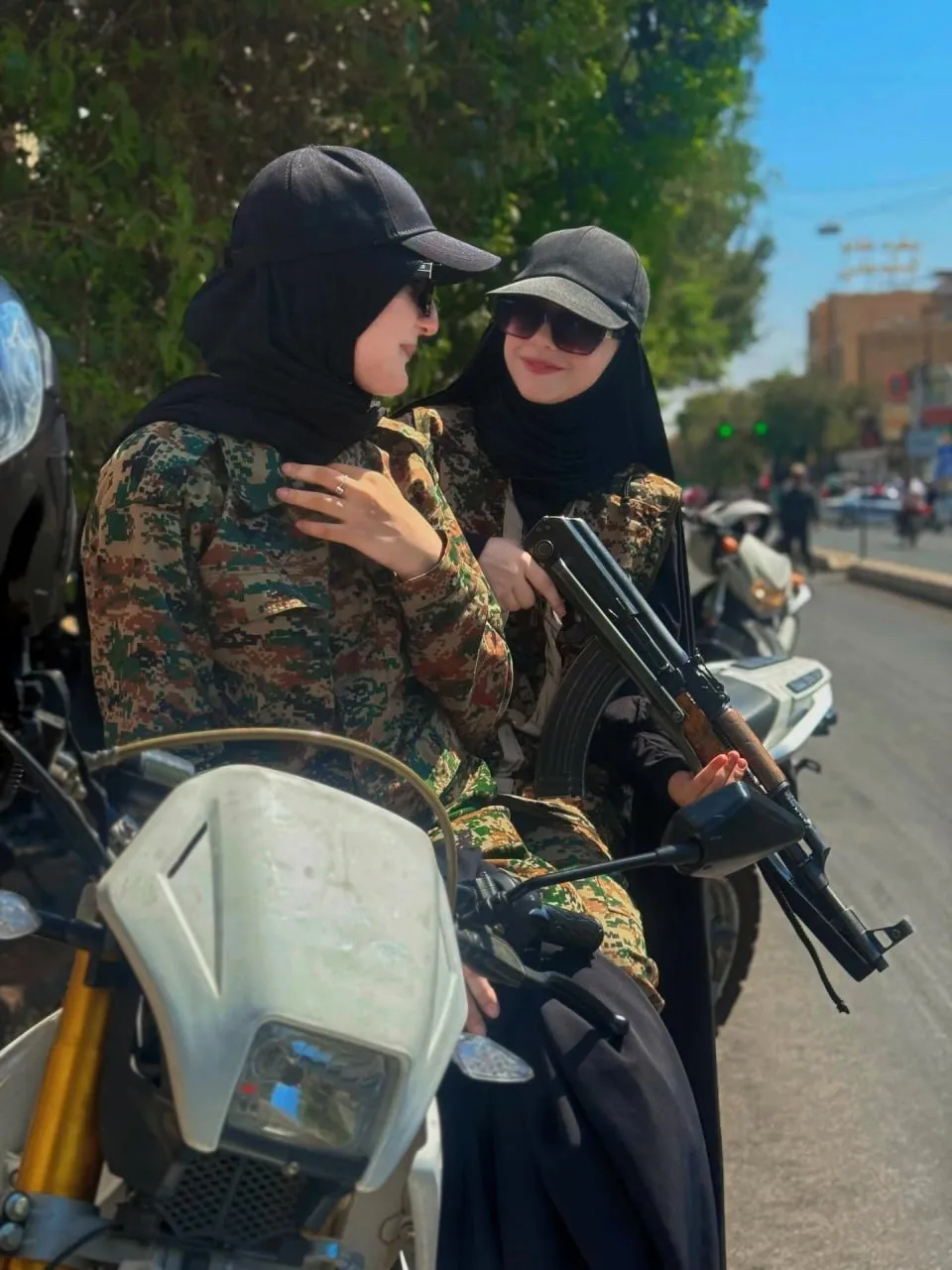 تصویری از موتور سواری بانوان جانفدا