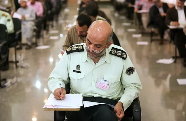آزمون اختصاصی دکترای رشته&zwnj;های تحصیلی دانشگاه عالی دفاع ملی با نظارت و حضور نماینده سازمان سنجش آموزش کشور و ریاست این دانشگاه و مشارکت جمعی از داوطلبان واجد شرایط حوزه&zwnj;های راهبردی و دفاعی امنیتی در محل دانشگاه برگزار شد./TASNIM
