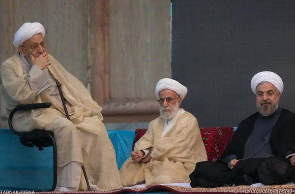 تنها ساعاتی پس از حضور در مراسم ارتحال امام خمینی(ره) آیت الله مهدوی کنی دچار عارضه قلبی شدند.