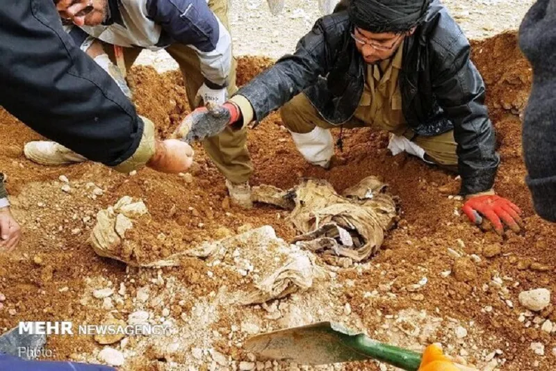 کشف پیکر مطهر یک شهید دفاع مقدس در طلاییه