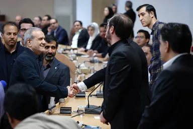 عکس: متن و حاشیه  نشست خبری رئیس جمهور با خبرنگاران