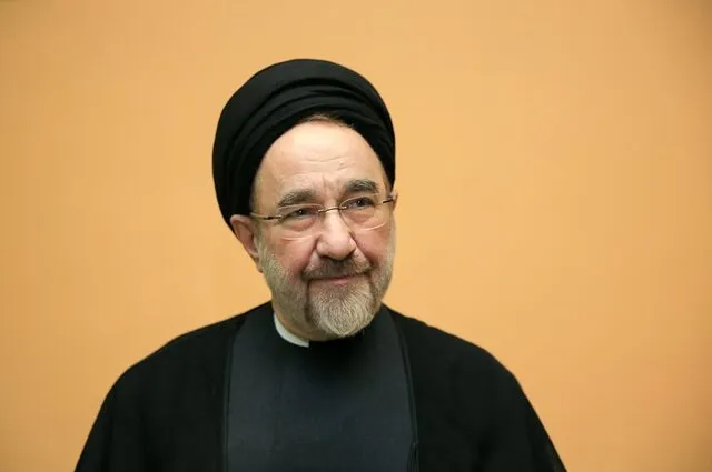 دفاع خاتمی از تفاهم‌نامه اسلام‌آباد/ تهاجم خارجی ایران را از پای در نمی آورد