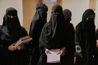 عکس: آموزش قرآن در مدارس افغانستان