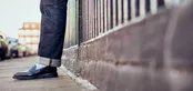 آیا می‌توان کفش رسمی مشکی را با شلوار جین پوشید؟