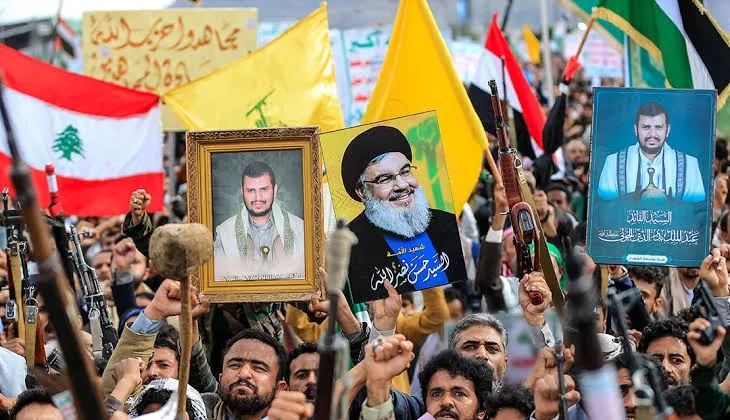 حمله موشکی و پهپادی یمن به پایگاه نظامی عربستان؛ فرار سرکرده مزدوران سعودی به ریاض