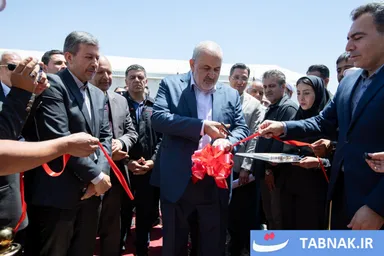 عکس: افتتاح نیروگاه خورشیدی ۱۱۷ مگاواتی متانول کاوه