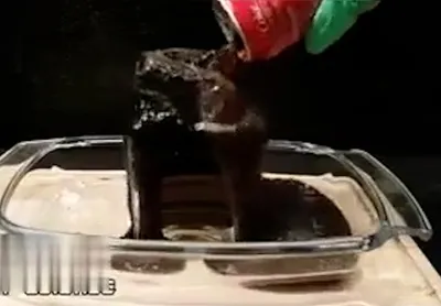 واکنش وحشتناک اسید معده با نوشابه‌های گازدار