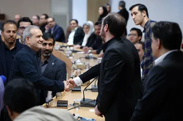 عکس: متن و حاشیه  نشست خبری رئیس جمهور با خبرنگاران
