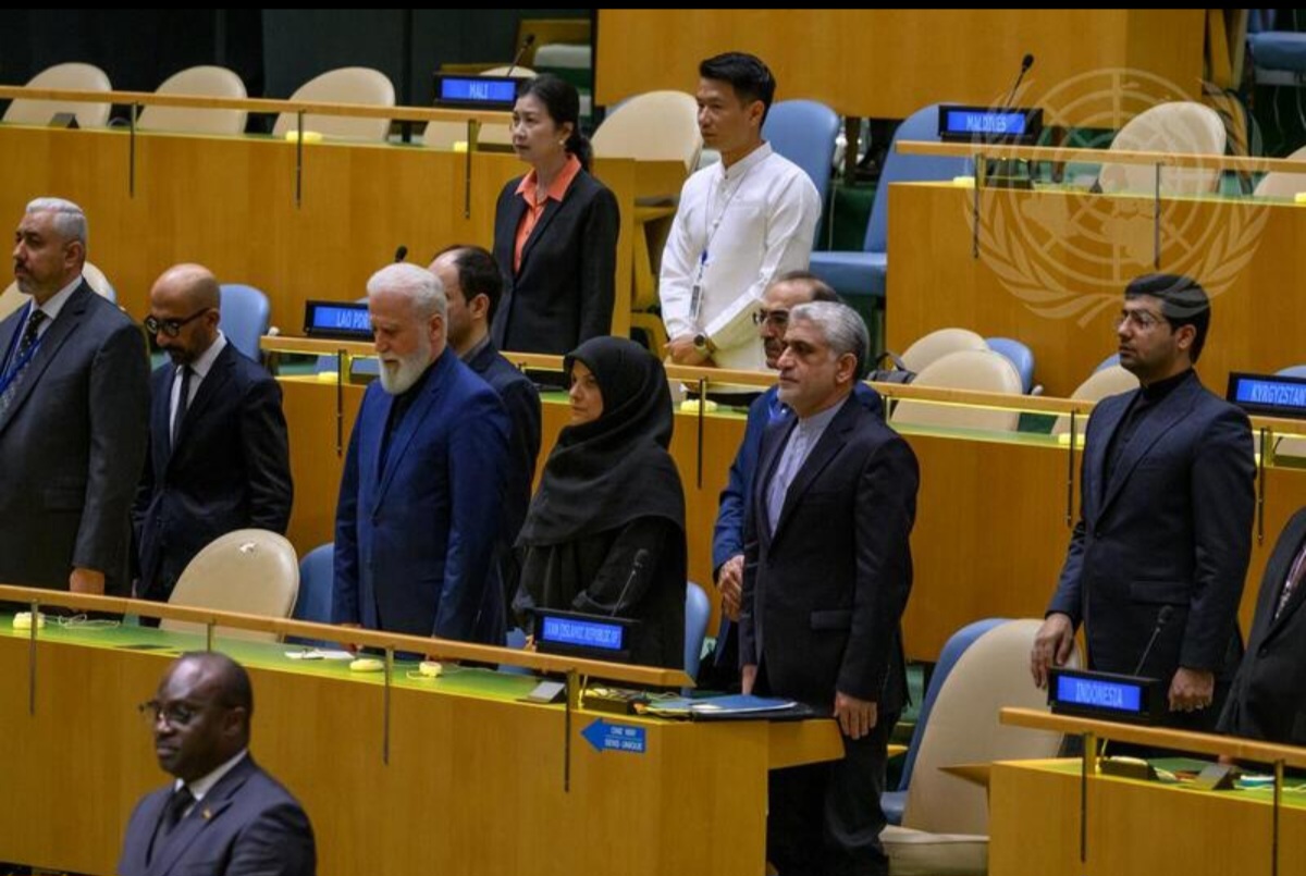 بازخوانی تاریخ؛ از میز مثلثی ژنو تا حل مشکل همجواری با بنی اسرائیل با یک پرانتز!