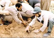 پنجه در پنجه خاک در پی گنج‌های پنهان