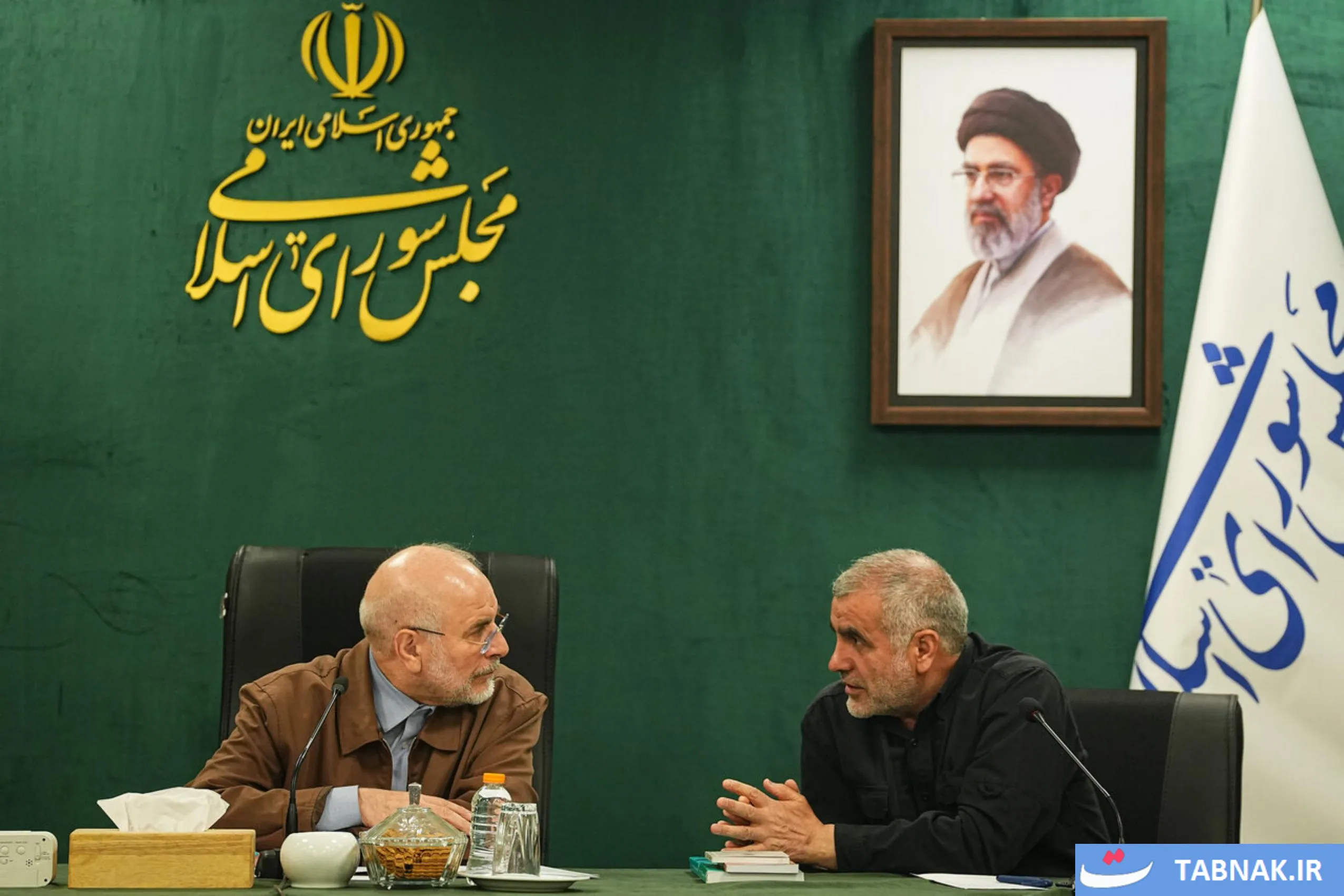 عکس: نشست رئیس مجلس با جمعی از وزرا