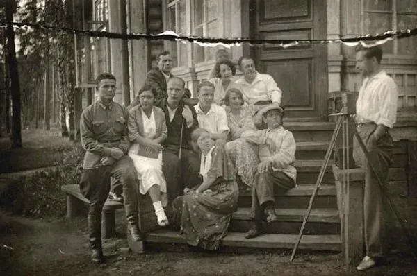 گروهی از مردم، 1930