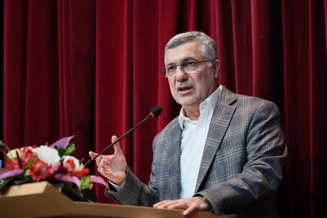 واکنش وزیر بهداشت به ادعای تحریم نبودن دارو