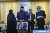 عکس: دیدار حدادعادل با خانواده شهیدان گرانقدر، خاجی و صاحبدل