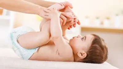 چگونه پوشک نوزاد را عوض کنیم؟