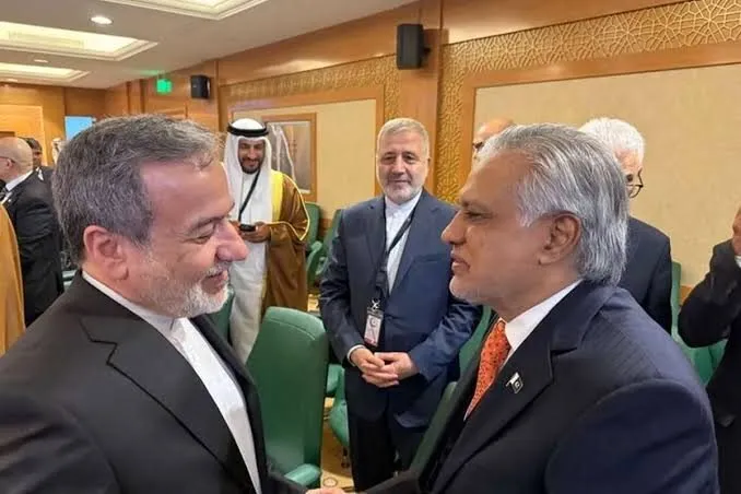 گفت‌وگوی تلفنی عراقچی با وزیر خارجه پاکستان