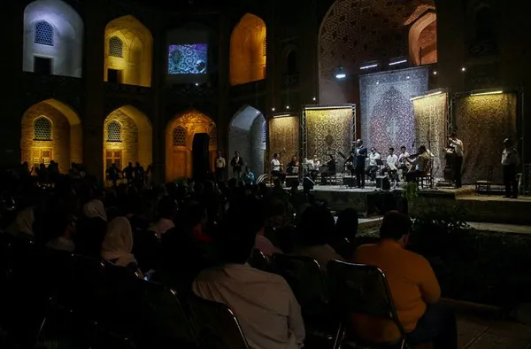 کنسرت علیرضا قربانی در کرمان در حمایت از بیماران مبتلا به سرطان/ISNA
