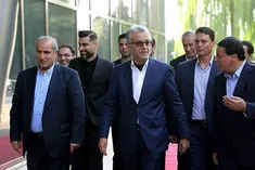 سلب میزبانی از استقلال و تراکتور با بله قربان‌گویی/ چرا تاج قدرت دفاع از حقوق فوتبال ایران را ندارد؟