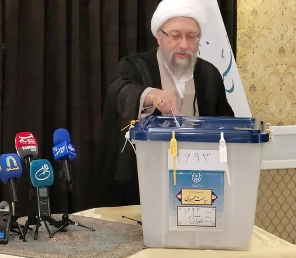 آیت&zwnj;الله صادق آملی لاریجانی رئیس مجمع تشخیص مصلحت نظام